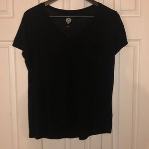 Loose/ knotted short sleeve t-shirt